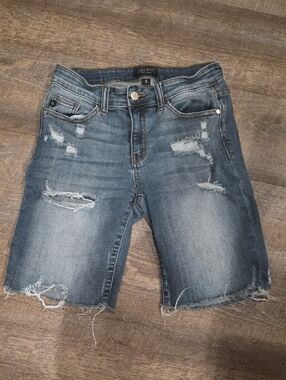 Judy Blue Bermuda Cut Off Short Size Small